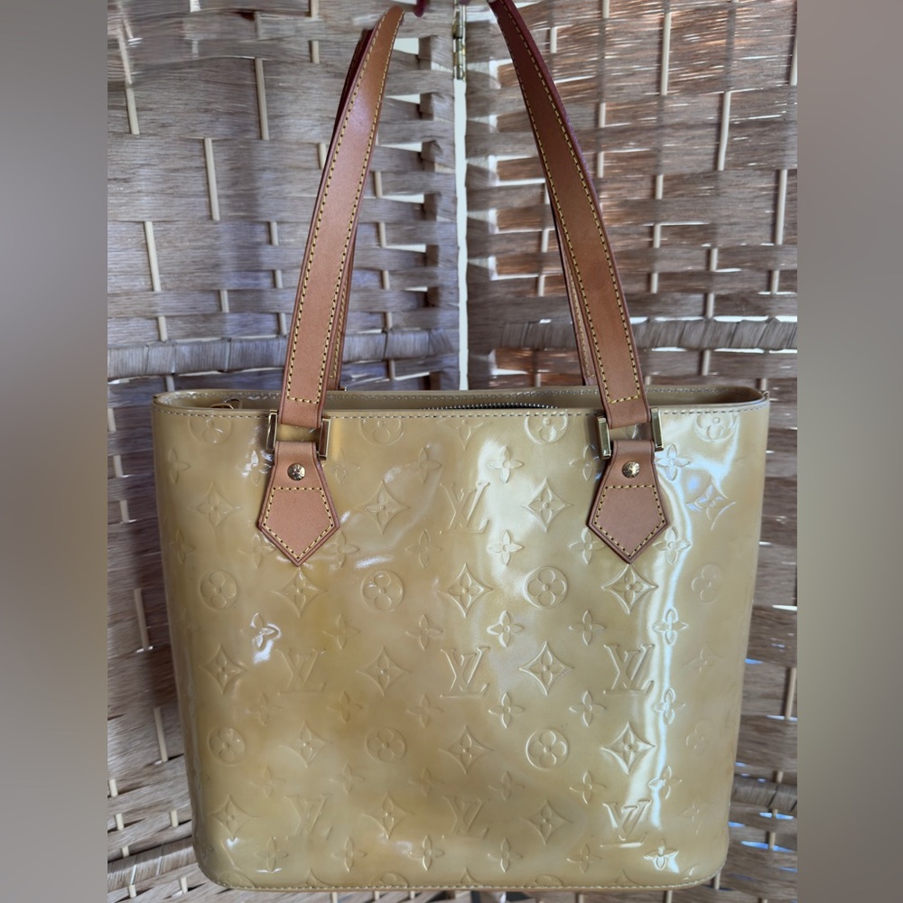 Louis Vuitton Houston Handbag Monogram Vernis Yellow